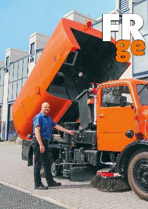 IFA S 4000-1 SW 6 Kehrmaschine